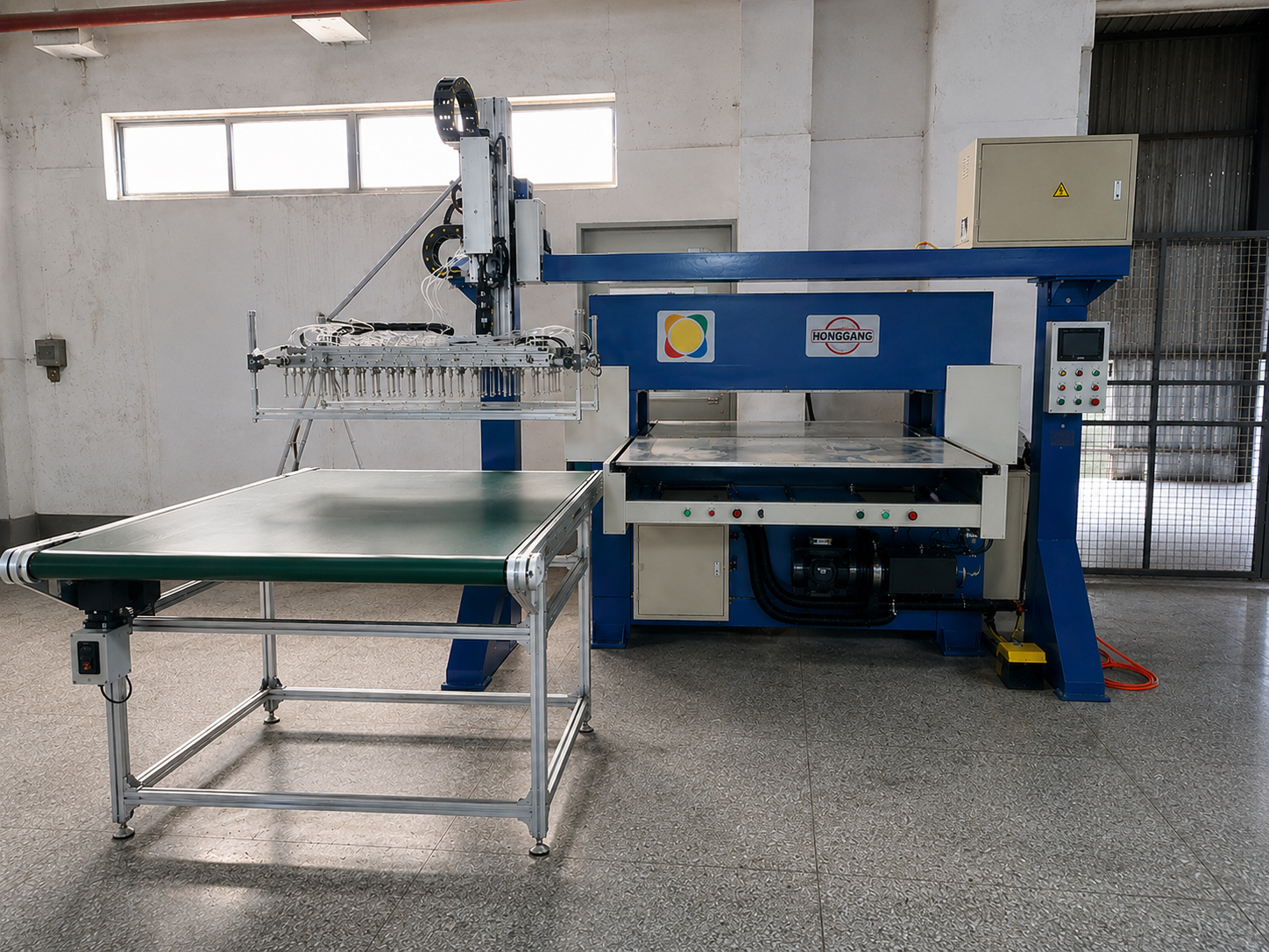 Industrial trimming and finishing machine used for molded pulp packaging production